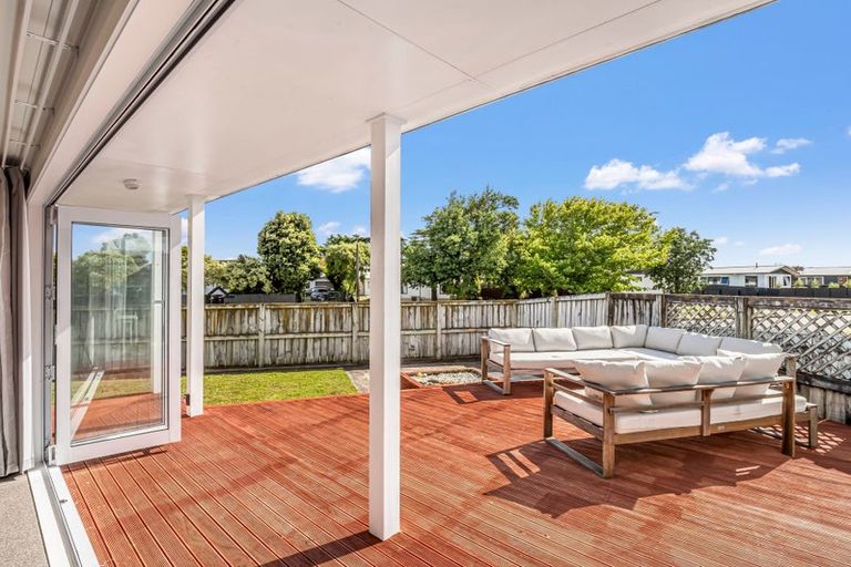 Photo of property in 11 Leander Place, Milson, Palmerston North, 4414