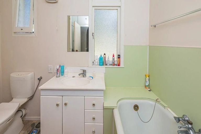 Photo of property in 55 Great North Road, Saint Johns Hill, Whanganui, 4501