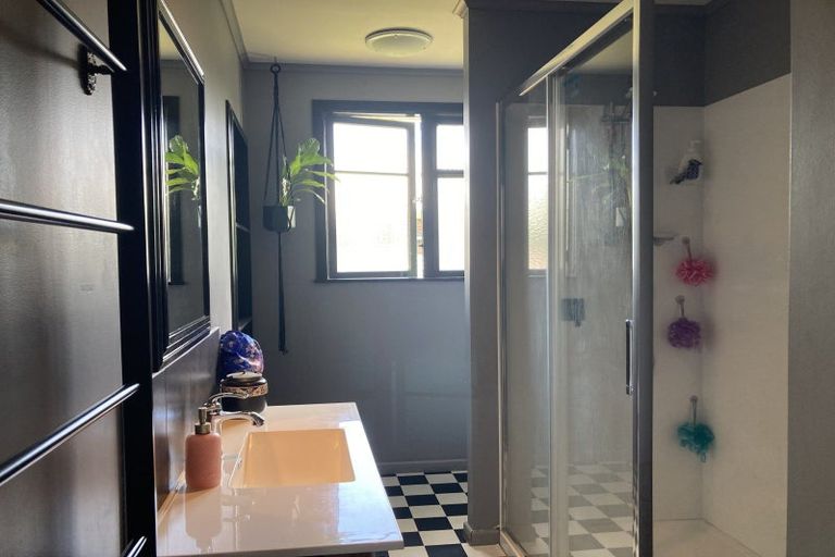 Photo of property in 89 Broadway, Waitara, 4320