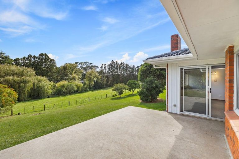 Photo of property in 230 Riverhead Road, Kumeu, 0892