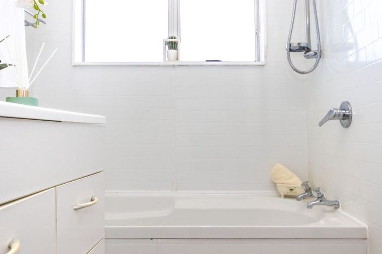 Photo of property in 9 Hilton Grove, Kelvin Grove, Palmerston North, 4414