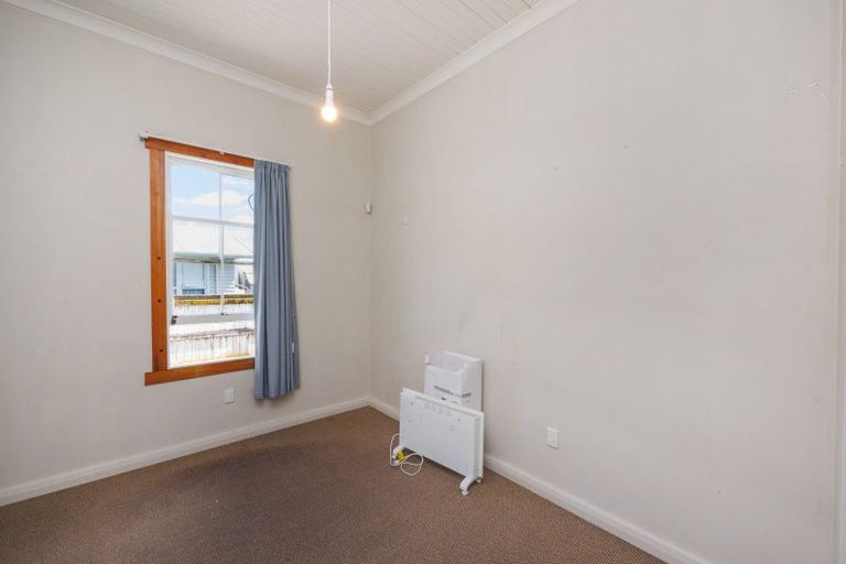 Photo of property in 27 Ada Street, Hokowhitu, Palmerston North, 4410