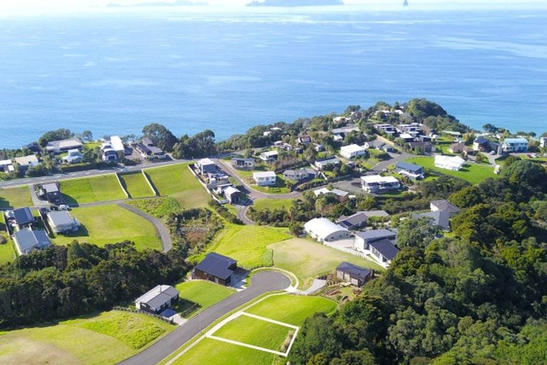 Photo of property in 12 Starlight Place, Langs Beach, 0582