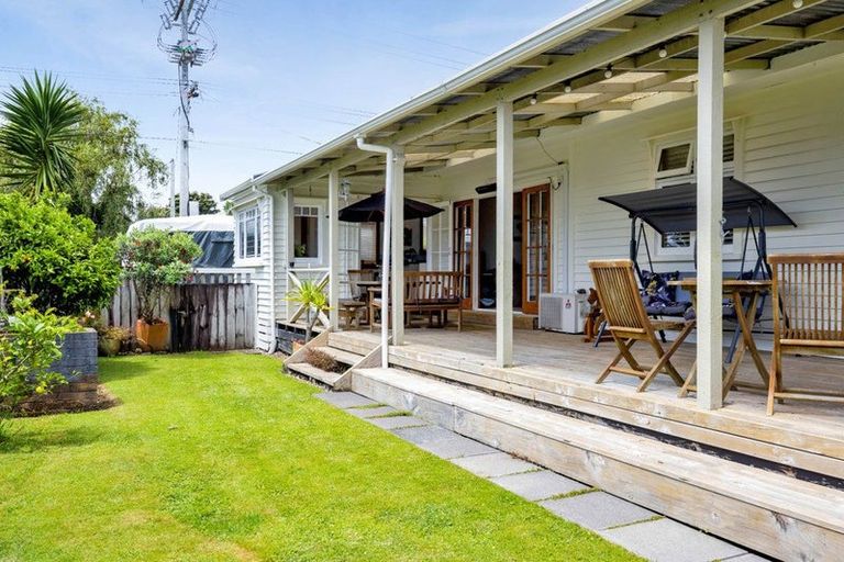 Photo of property in 58 Govett Avenue, Frankleigh Park, New Plymouth, 4310