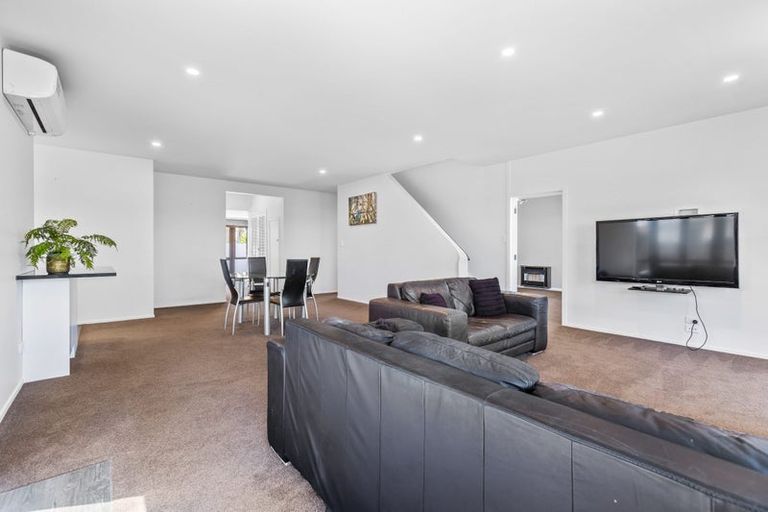 Photo of property in 49 Paynters Avenue, Strandon, New Plymouth, 4312