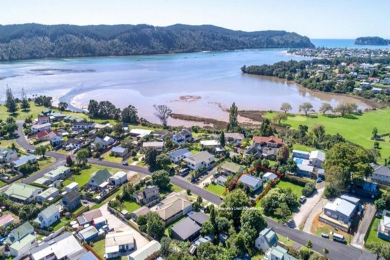 Photo of property in 127 Durrant Drive, Whangamata, 3620