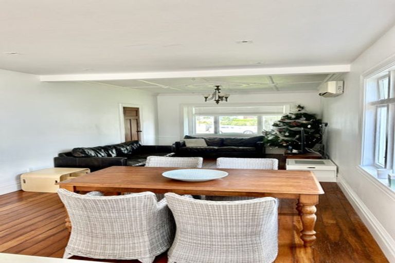 Photo of property in 13 Pukenui Street, Strandon, New Plymouth, 4312