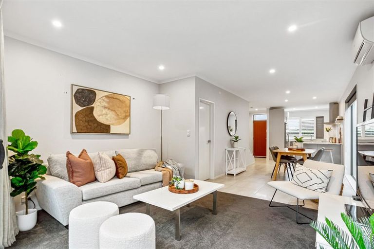 Photo of property in 4 Bomb Point Drive, Hobsonville, Auckland, 0616