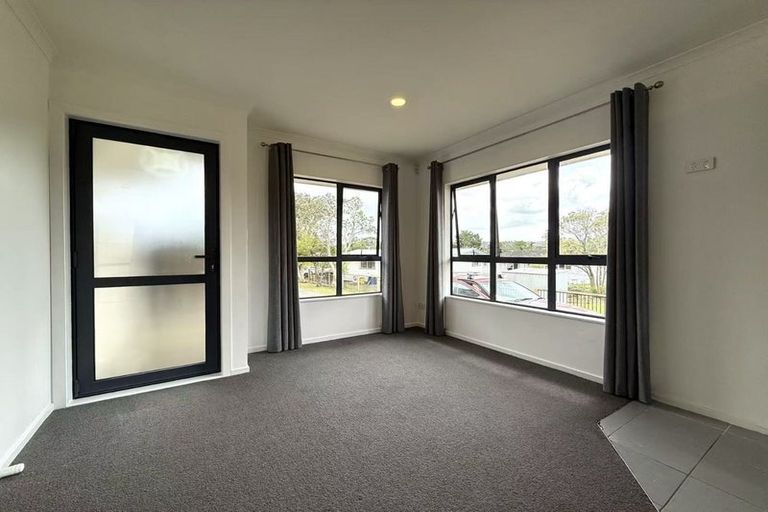 Photo of property in 13a Mawney Road, Henderson, Auckland, 0610
