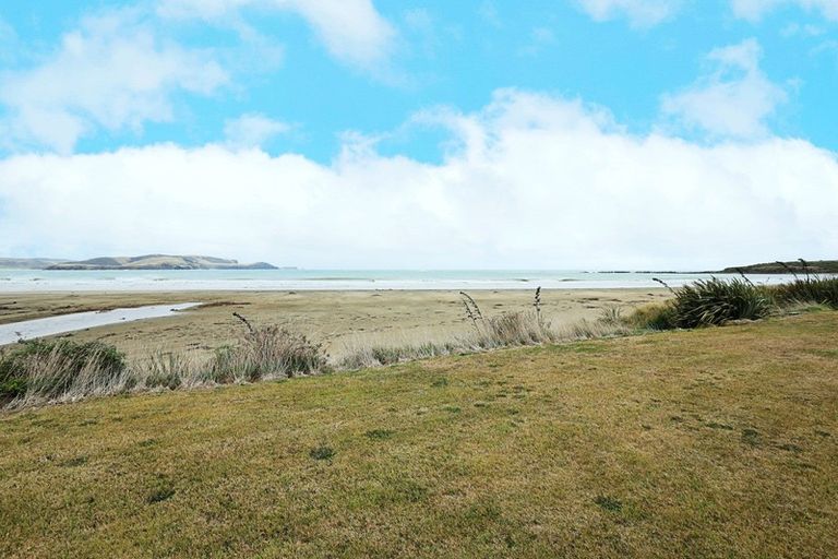 Photo of property in 491 Waikawa-curio Bay Road, Curio Bay, Tokanui, 9884