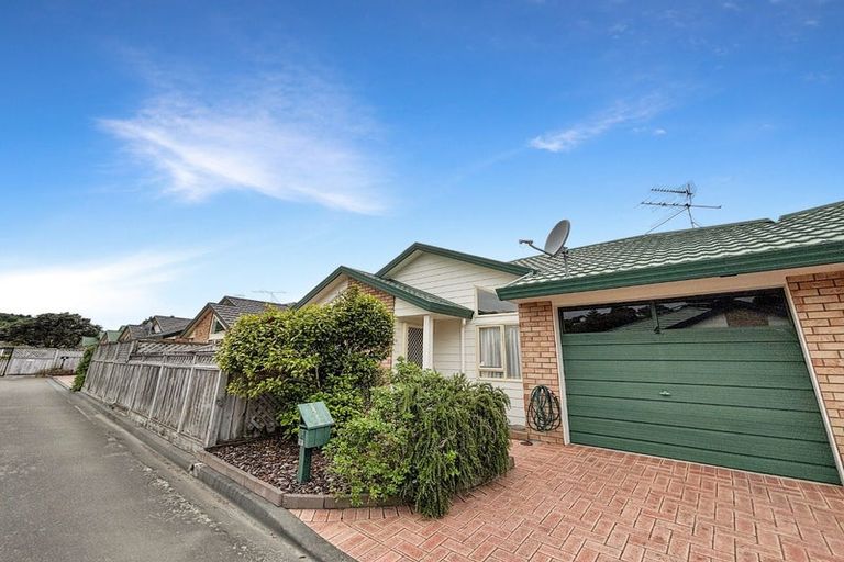 Photo of property in Miramar Villas, 4/3 Byron Street, Miramar, Wellington, 6022