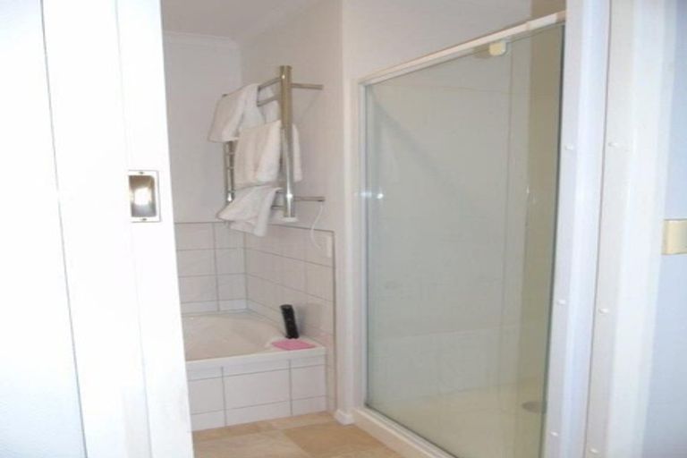 Photo of property in 15 Tainui Terrace, Tawa, Wellington, 5028