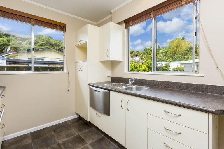 Photo of property in 20a Blue Mountains Road, Silverstream, Upper Hutt, 5019