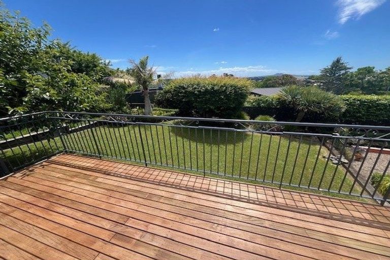 Photo of property in 3 Copperfield Terrace, Mellons Bay, Auckland, 2014