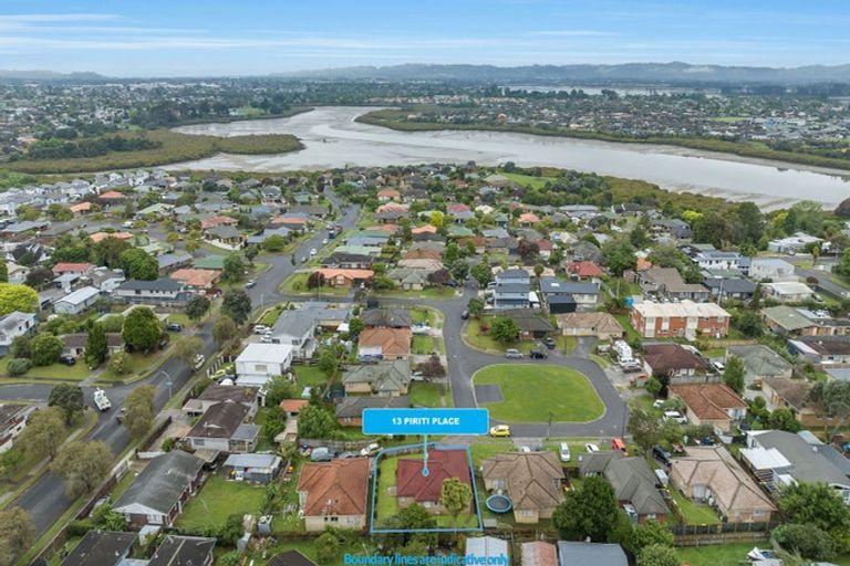 Photo of property in 13 Piriti Place, Weymouth, Auckland, 2103