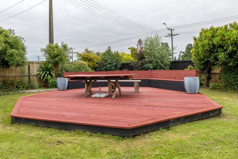Photo of property in 1 Edward Street, Waimate, 7924