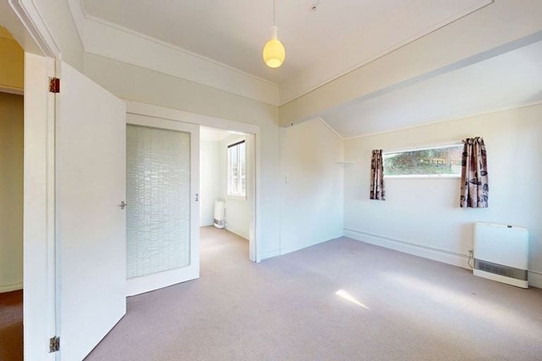 Photo of property in 3-5 Knoll Street, Island Bay, Wellington, 6023
