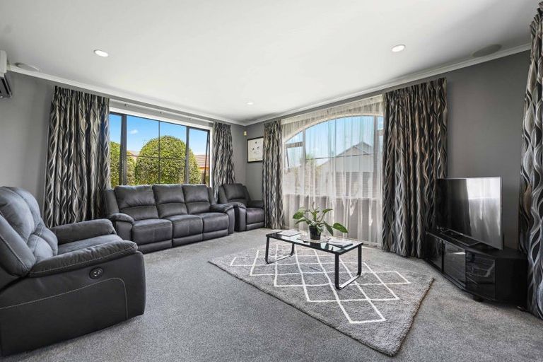 Photo of property in 38 Fendalton Drive, Rototuna, Hamilton, 3210