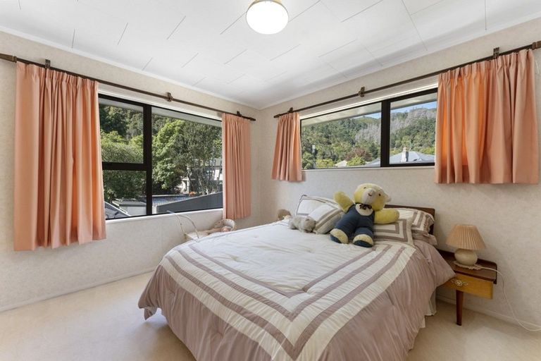 Photo of property in 65 Kamahi Street, Stokes Valley, Lower Hutt, 5019