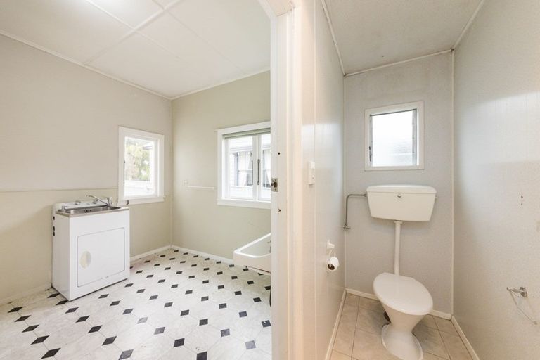 Photo of property in 47 Knowles Street, Terrace End, Palmerston North, 4410