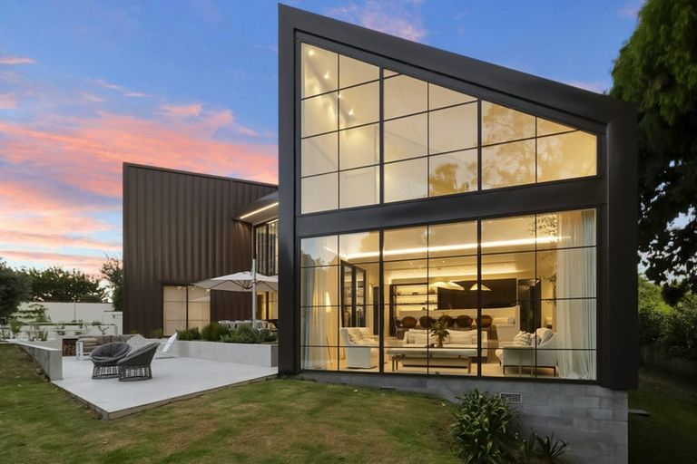 Photo of property in 366 Frankley Road, Ferndale, New Plymouth, 4310