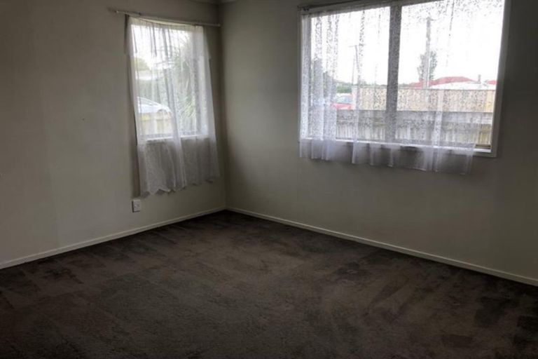 Photo of property in 6 Waterview Road, Favona, Auckland, 2024