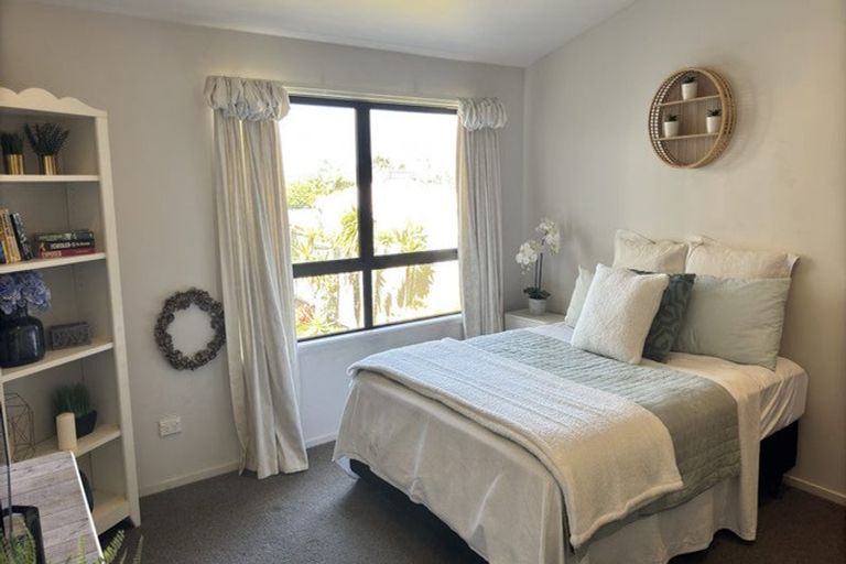 Photo of property in 9 Porritt Avenue, Chatswood, Auckland, 0626