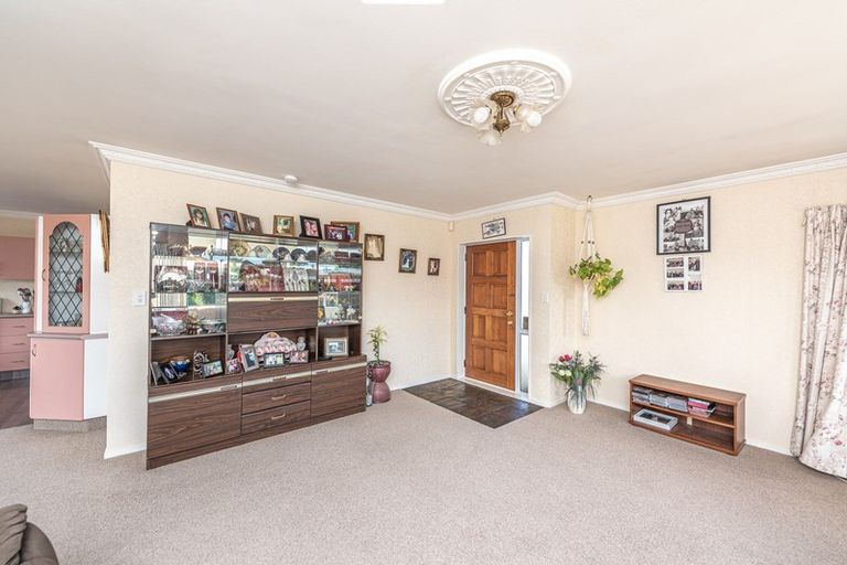 Photo of property in 6 Waharua Place, Tawhero, Whanganui, 4501