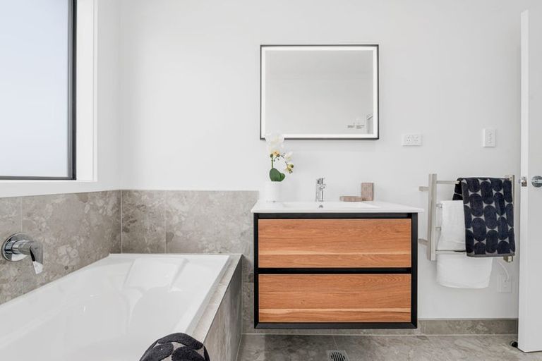 Photo of property in 1/146 Rimu Street, Maeroa, Hamilton, 3200