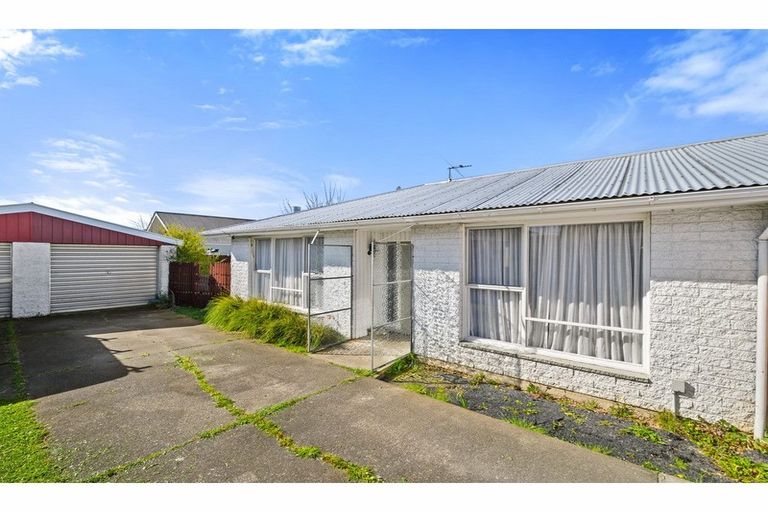 Photo of property in 2/59 Winters Road, Redwood, Christchurch, 8051