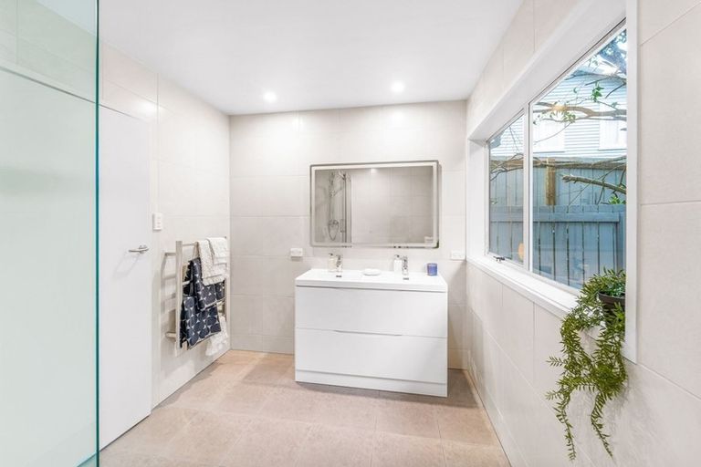 Photo of property in 340a West Coast Road, Glen Eden, Auckland, 0602