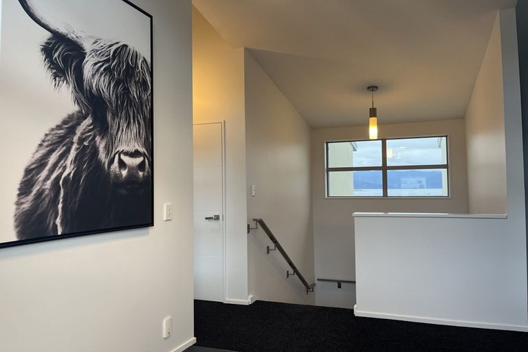 Photo of property in 77 Ahau Street, Moana, 7872