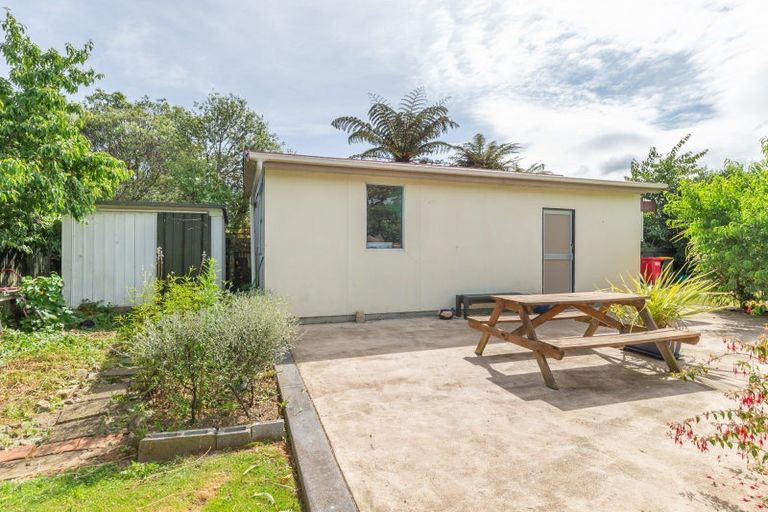 Photo of property in 37 Bowen Street, Levin, 5510