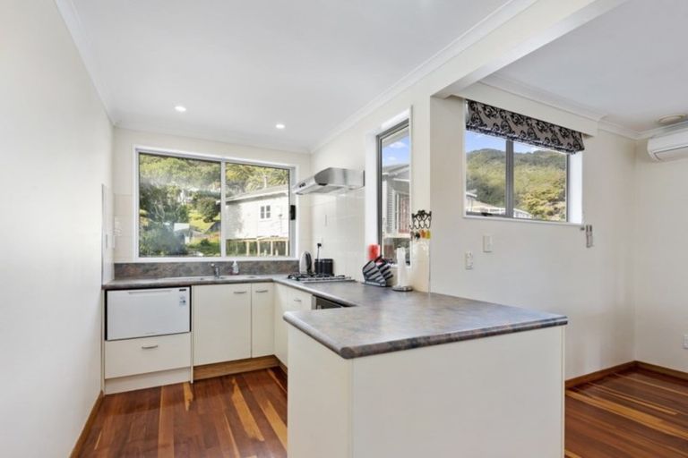 Photo of property in 102 Horoeka Street, Stokes Valley, Lower Hutt, 5019