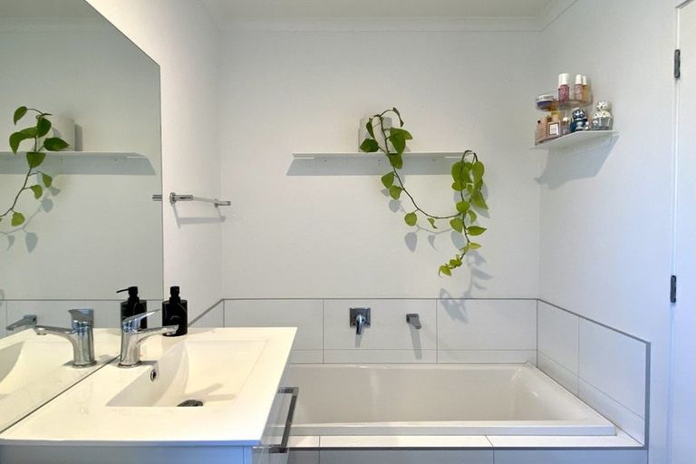 Photo of property in 16 Foley Grove, Pyes Pa, Tauranga, 3110