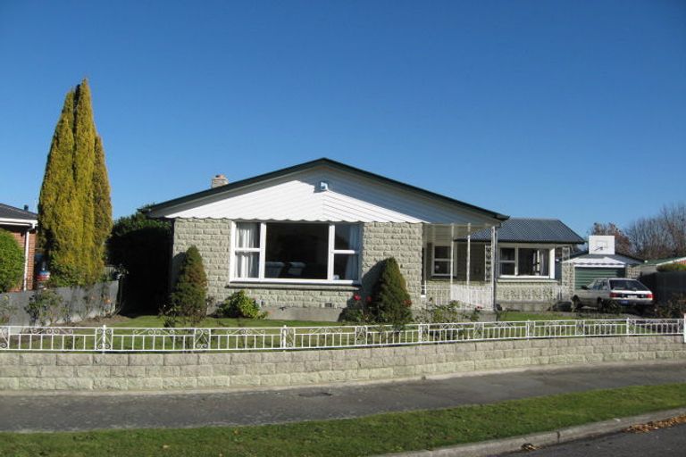 Photo of property in 17 Renwick Place, Hillmorton, Christchurch, 8025
