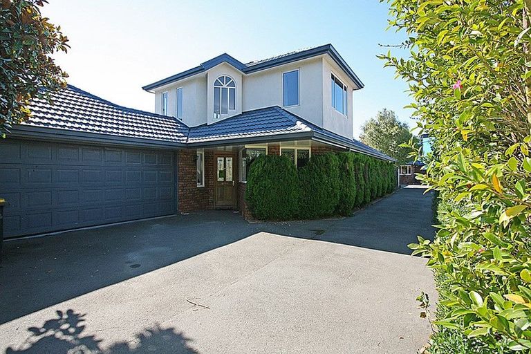 Photo of property in 408a Memorial Avenue, Burnside, Christchurch, 8053