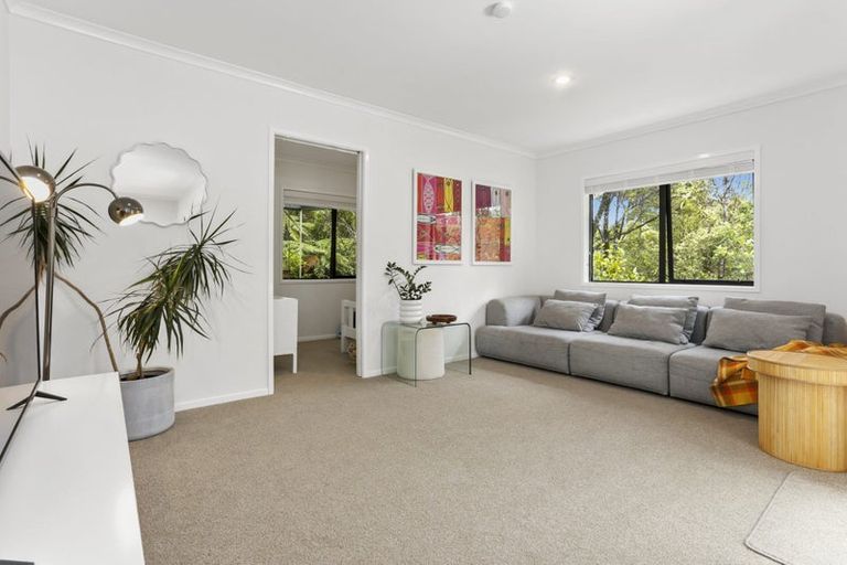 Photo of property in 228 Mountain Road, Henderson Valley, Auckland, 0612