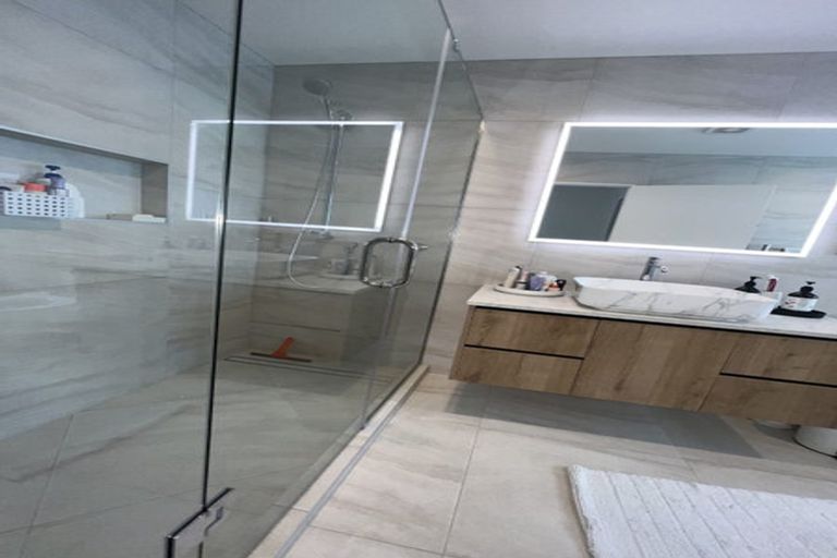 Photo of property in 35c Corunna Road, Milford, Auckland, 0620