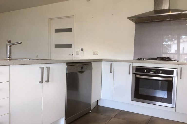 Photo of property in 2/644 Barbadoes Street, Edgeware, Christchurch, 8013