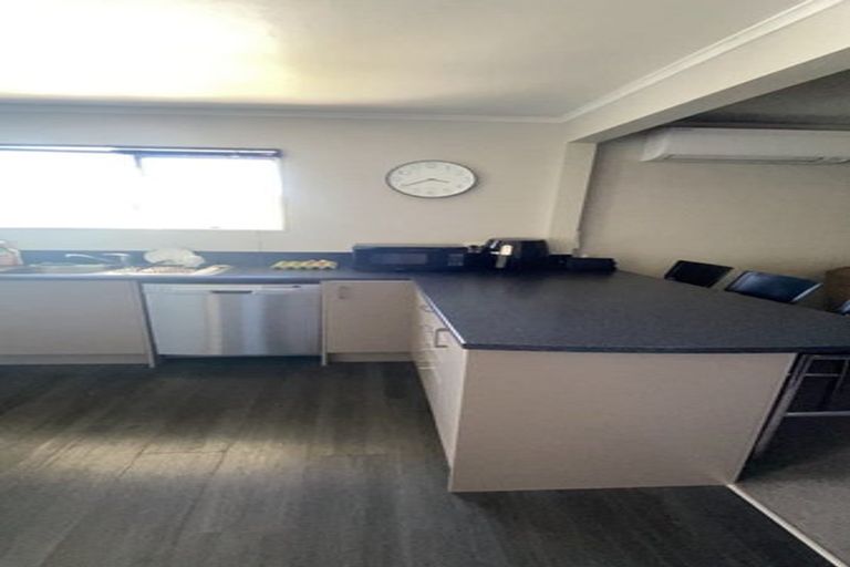 Photo of property in 69a Hartford Crescent, Totara Park, Upper Hutt, 5018