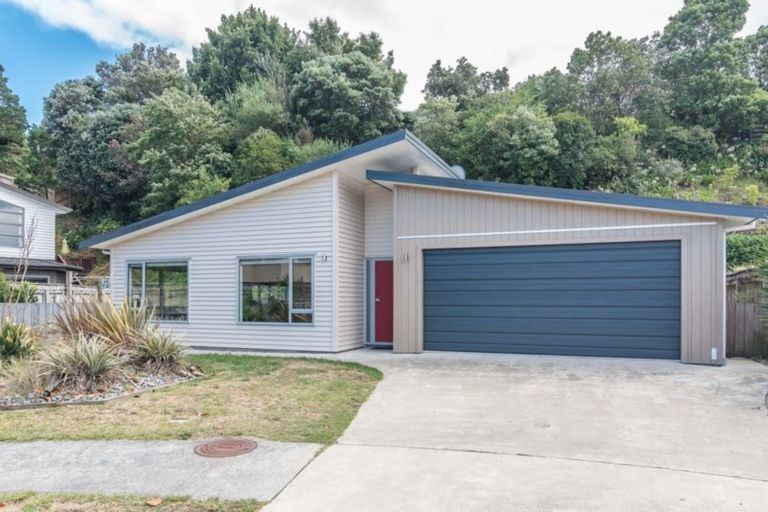 Photo of property in 15 Kennedy Place, Waikanae Beach, Waikanae, 5036