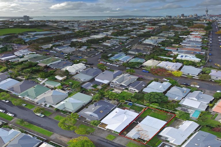 Photo of property in 84 Islington Street, Ponsonby, Auckland, 1011