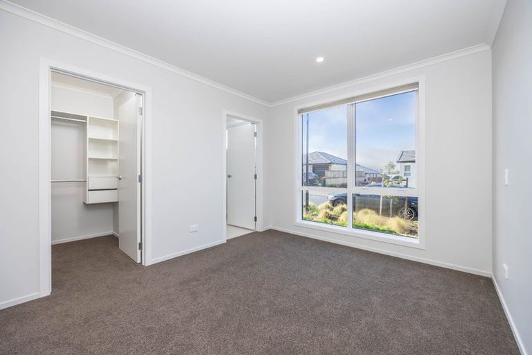Photo of property in 13 Waruhia Crescent, Rototuna North, 3210