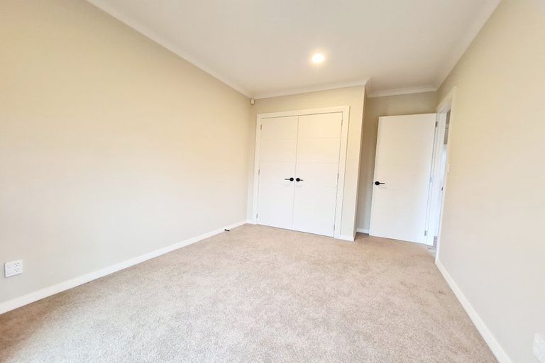 Photo of property in 4 Caldwell Place, Pinehill, Auckland, 0632