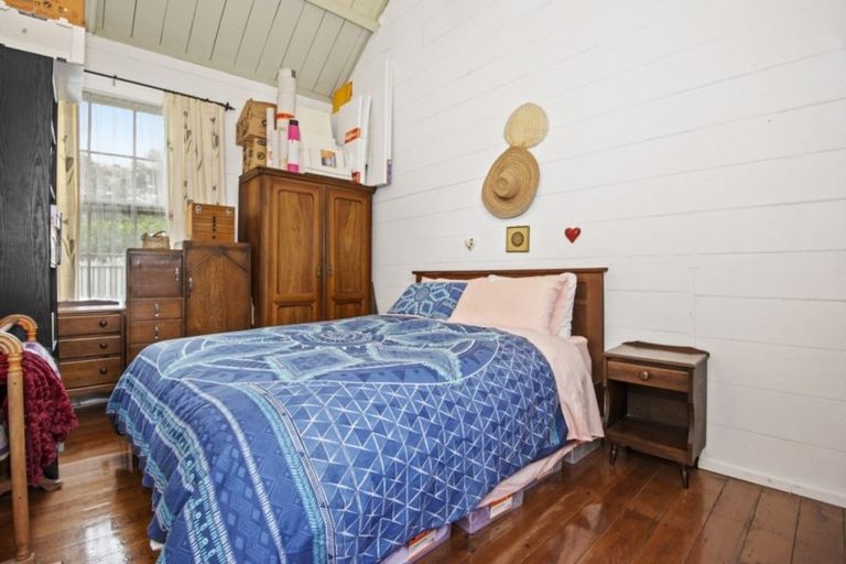 Photo of property in 216 Ness Valley Road, Ness Valley, Papakura, 2585