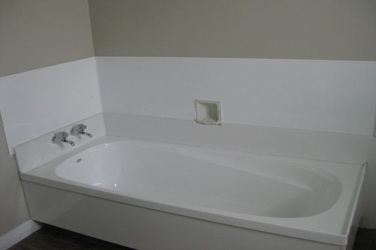 Photo of property in 56 Shamrock Street, Takaro, Palmerston North, 4412