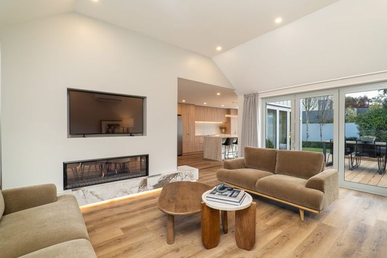 Photo of property in 92a Jeffreys Road, Fendalton, Christchurch, 8052