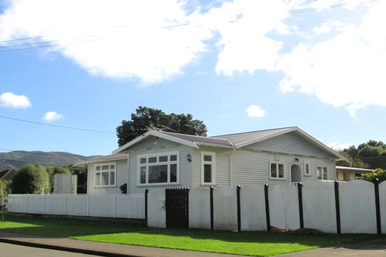 Photo of property in 10 Kingston Street, Boulcott, Lower Hutt, 5011