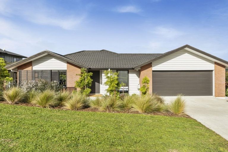 Photo of property in 4 Laly Haddon Place, Matakana, Warkworth, 0985